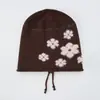 Gorro de punto de felpa floral estilo coreano para mujer, adecuado para otoño e invierno, circunferencia de cabeza grande, artístico y versátil, hace que la cara se vea más pequeña, gorro cálido