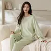 En stock Algodón depilatorio súper refrescante marco de extracción pijama mujer otoño nuevo estilo manga larga pantalón largo cuello redondo ropa de casa conjunto de dos piezas puede