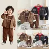 Conjunto de Abrigo de Algodón con Capucha para Otoño e Invierno Infantil 2025 Nuevo Estilo Niños y Niñas Bebé Engrosado Conjunto de Tres Piezas de Invierno Venta al por Mayor