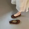 Zapatos Retro de Nicho con Tacón Plano, Punta Dividida y Diseño de Pezuña de Cerdo para Mujer, Nuevos para Primavera Otoño 2026, Zapatos de Vestir sin Cordones, Bailarinas