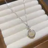 Collar con colgante de calabaza con incrustaciones de circonita y técnica de goteo de aceite para otoño e invierno, sensación de lujo ligero y alta gama, cadena para la clavícula, joyería versátil de nicho para el día a día de las mujeres