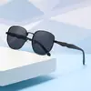 Gafas de sol de estilo urbano nuevas y de moda cuidadosamente seleccionadas para mujer con un toque de alta gama, gafas de sol pequeñas que afinan el rostro, gafas de sol de moda con montura redonda