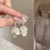 Pendientes de Botón de Pétalo de Concha de Imitación de Estrella de Mar Francesa para Mujer Lujo Ligero Gama Alta Únicos Hermosos Pendientes Accesorios Estilo Vacaciones Adornos para Orejas