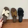 Sandálias Slip-On de Solado Plano para Uso Externo Estilo Francês para Mulheres Verão 2025 Novo Estilo Fada Rasteirinhas de Praia Retrô