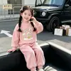 Conjunto Elegante de Outono para Bebês e Crianças Moletom com Capuz de Manga Longa e Calça Jogger com Desenho de Laço Conjunto Versátil de Roupa Esportiva de Duas Peças para Meninas