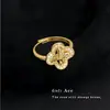 Anel Flor de Trevo com Zircônia Banhado a Ouro 18K Estilo Nicho Retrô de Luxo Anel Aberto para Dedo Indicador Joia de Mão de Luxo Acessível Estilo Medieval
