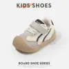 Sapatos de sola macia para bebês meninas, sapatos para meninas, novo modelo 2026 tênis para meninos, sapatos multicoloridos, sapatos para crianças pequenas de primavera e outono