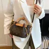 Bolso Cesta de Verduras de Lujo Ligero Europeo y Americano Bolso de Hombro Único con Temperamento Retro Color Bloqueo Tendencia Bolso Cubo Moderno Elegante