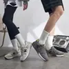 Zapatos de Verano para Hombre Cuidadosamente Seleccionados, Zapatillas de Correr Estilo Pareja, Zapatillas de Running, Modernas 580 Deportivas Originales Serie New Balance, Versátiles