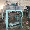 Máquina formadora de bloques de cemento sin marca, práctica y conveniente.