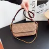 Bolsa de ombro C family nova corrente brook corrente de corrente de bolsa baguette de ombro único transversal para mulheres de alta qualidade da moda