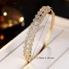 Pulsera de Gipsófila y Circonita de Lujo Ligero para Mujer Moda Estilo Europeo y Americano Sensación de Alta Gama Pulsera Abierta Elegante Versátil Joyería de Oriente Medio