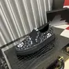 Tênis Masculino Casual de Lona Estampado Bordado Baixo Europeu 2026 Moda Solado Macio Slip-On Tendência