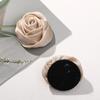 Flor de tela suave y elegante capullo de rosa de satén diy hecho a mano pinza para el pelo versátil accesorios para el cabello accesorios para la ropa al por mayor