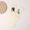 Calcetines AB de Dibujos Animados Divertidos de Moda Ins Coreanos para Mujer Personalidad Sentido del Diseño Creativo Asimétricos Izquierdo y Derecho de Longitud Media Combinan con Todo