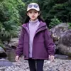 Jaqueta 3 em 1 para Meninas com Camada Interna Removível, Novo Estilo Outono/Inverno 2026, Corta-vento para Meninas Grandes, Roupa Esportiva para Meninas
