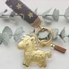 Llavero Colgante de Oro Puro 999 Año Nuevo del Caballo con Corazón, Paz y Alegría, Artículo Promocional para Transmisión en Vivo al por Mayor