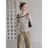 Camiseta feminina estilo coreano azul marinho listrada com ombros de amarrar, ombro a ombro, manga longa, design slim fit de outono, top curto
