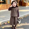 Traje Otoñal Retro para Niñas 2026 Nuevo Estilo Bebé Moda Elegante Chaleco de Lana Pantalones de Pierna Ancha Conjunto de Tres Piezas