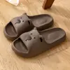 Lindas Pantuflas de Oso para Mujer Modelo Nuevo 2025 Uso en Interiores Hogar Antideslizantes Baño Pantuflas de Baño para Hombre Verano