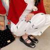 Sapatos Confortáveis Esportivos de Couro Bovino com Solado Grosso Mary Jane de Abotoamento Duplo 2025 Primavera Salto Médio Bico Quadrado Laço Camada Única de Couro Genuíno para Mulheres