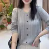 Suéter de cuello en V, un top de dos piezas moderno y popular, nueva colección de otoño para mujer, corte holgado, suéter de punto fino para usar en capas