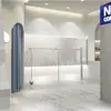 Prateleira de Parede em Aço Inoxidável para Loja de Roupas Expositores de Chão Especiais para Roupas Masculinas, Femininas e Infantis Cabide