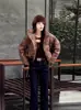 Chaqueta corta acolchada de invierno nueva estilo coreano para mujeres petite, abrigo moderno con cuello alto, chaqueta corta de algodón gruesa 2026 para mujeres