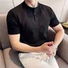 Nueva Camiseta de Manga Corta de Moda para Hombre Verano 2026 con Cuello Henley, Diseño Falso de Dos Piezas, Colores Contrastantes y Diseño Elástico Único