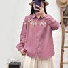 Primavera 2025 bordado flor hilo de algodón doble camisa mujer holgada combinable todo con manga larga cárdigan top venta al por mayor