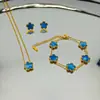 Pulsera de Acero de Titanio Trébol de la Suerte de Cinco Hojas de Tres Piezas Transfronteriza con un Toque de Alta Gama, Joyería Popular de Acero Inoxidable para Mujer del Fabricante
