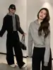 Moletom curto cinza para mulheres, peça para usar por baixo no outono, moletom com ombro reto, caimento justo, top que afina a cintura, estilo coreano, look fino para o início do outono