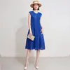 Vestido sem mangas plissado com estampa dourada transfronteiriça, Elegante vestido midi plissado de gola redonda com acinturamento e saia ampla, Vestido de Férias