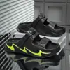 Nuevas sandalias transpirables de doble uso para primavera y verano para hombre, zapatos de playa antideslizantes casuales deportivos de suela gruesa para uso exterior de hombre