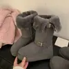 Botas de neve de sola grossa para mulheres, estilo cano longo, nova coleção de inverno 2025, botas de cano alto com forro de fleece adicional para aquecimento extra, adequadas para climas frios e com sola antiderrapante
