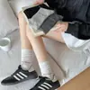 Meias Femininas Europeias Novas para Outono e Inverno Estilo Retrô Fio Mesclado Floral Tricotadas Meia de Cano Médio Espessadas Estampa de Letra Meias da Moda
