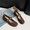 Zapatos bajos de punta redonda estilo retro para mujer con hebilla metálica, zapatos planos de gamuza con una sola tira, zapatos Mary Jane versátiles y artísticos