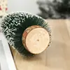 Decorações de mini pinheiro de cedro nevado de Natal, atmosfera festiva enfeites de árvore de Natal de mesa de pinheiro de cedro nevado