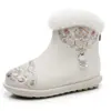 Zapatos Hanfu para Niñas, Estilo Nuevo Cálido de Invierno, Superficie de Cuero, Botas de Nieve de Estilo Chino Tradicional, Zapatos de Algodón Bordados Hechos a Mano para Año Nuevo de Bebé