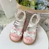 Sapatos Lolita Pequenos de Couro para Mulheres 2025 Primavera & Outono Novos Fofos Boca Rasa Estilo Japonês Flats JK Lolita Dedão Grande Sapatos de Boneca