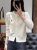 Cardigan de Tricô Bordado em Lã Novo Primavera/Outono 2026 Roupa Externa Feminina Suéter de Lã Gola Redonda Cardigan de Botão Versátil