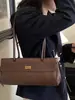 Bolso tipo baguette acolchado de estilo europeo y americano con bordado, bolso de hombro de moda para el día a día, bolso de mano versátil de gran capacidad