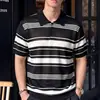 Suéter para hombre directo de fábrica estilo old money, a rayas con colores contrastantes, 2026 nueva camiseta de punto versátil con cuello camisero de solapa y manga corta