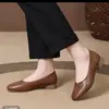 Zapatos de salón poco profundos cómodos de punta cuadrada y tacón bajo para mujer, nuevo modelo de otoño 2026, cuero suave, suela blanda, zapatos casuales para mujer, zapatos retro tipo mamá