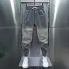 Calça Jeans Masculina de Outono com Patchwork Colorido em Degradê, Corte Slim, Calças Afuniladas com Barra Elástica, Calças Casuais Emagrecedoras, Comprimento Nove-Décimos, Estilo Coreano