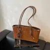 Bolso Tote Gran Capacidad para Mujer Bolso de Viaje 2026 Nuevo Diseño Retro de Nicho Bolso con Estampado de Leopardo Bolso de Hombro Único