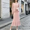 Conjunto completo de roupas femininas, temperamento de alta qualidade, jaqueta cardigã de manga sino, saia sereia versátil, conjunto Miyake versátil