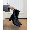 Botas de Cano Curto com Salto Alto Femininas Chuyuji 2026 Nova Coleção Primavera e Outono Bico Quadrado Botas Estilo Martin Salto Grosso Preto Botas Slim Elásticas