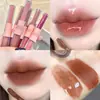 Cace Fun Gloss Labial Duplo Matte com Espelho, Fácil de Aplicar, Acessível e Versátil, para Mulheres, Acabamento Matte Aveludado, Cor Lisa.