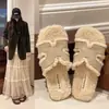 Nuevas pantuflas de lana de cordero con forma de H para mujer, ideales para otoño e invierno, aptas para usar al aire libre, con suela plana y suave, forro de felpa, cálidas, modernas y versátiles.
